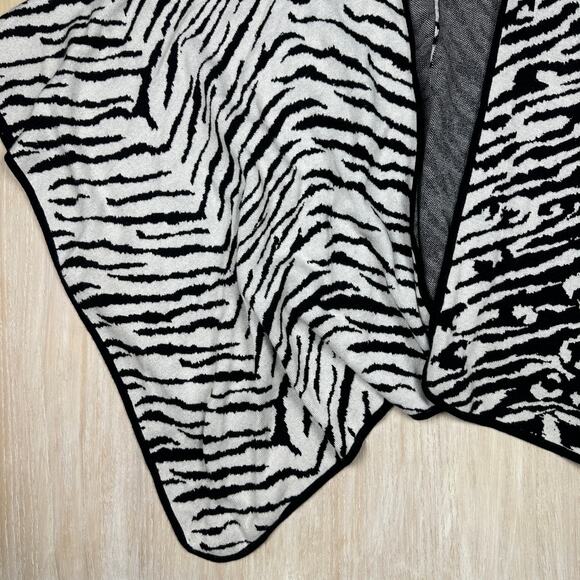 WHBM Wrap Shawl Animal Prints Ruana Wool Cashmere Blend Chic Cozy Poncho OS - Picture 4 of 14